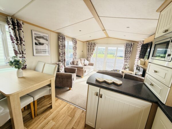 Carnaby Rosedale - Image 3