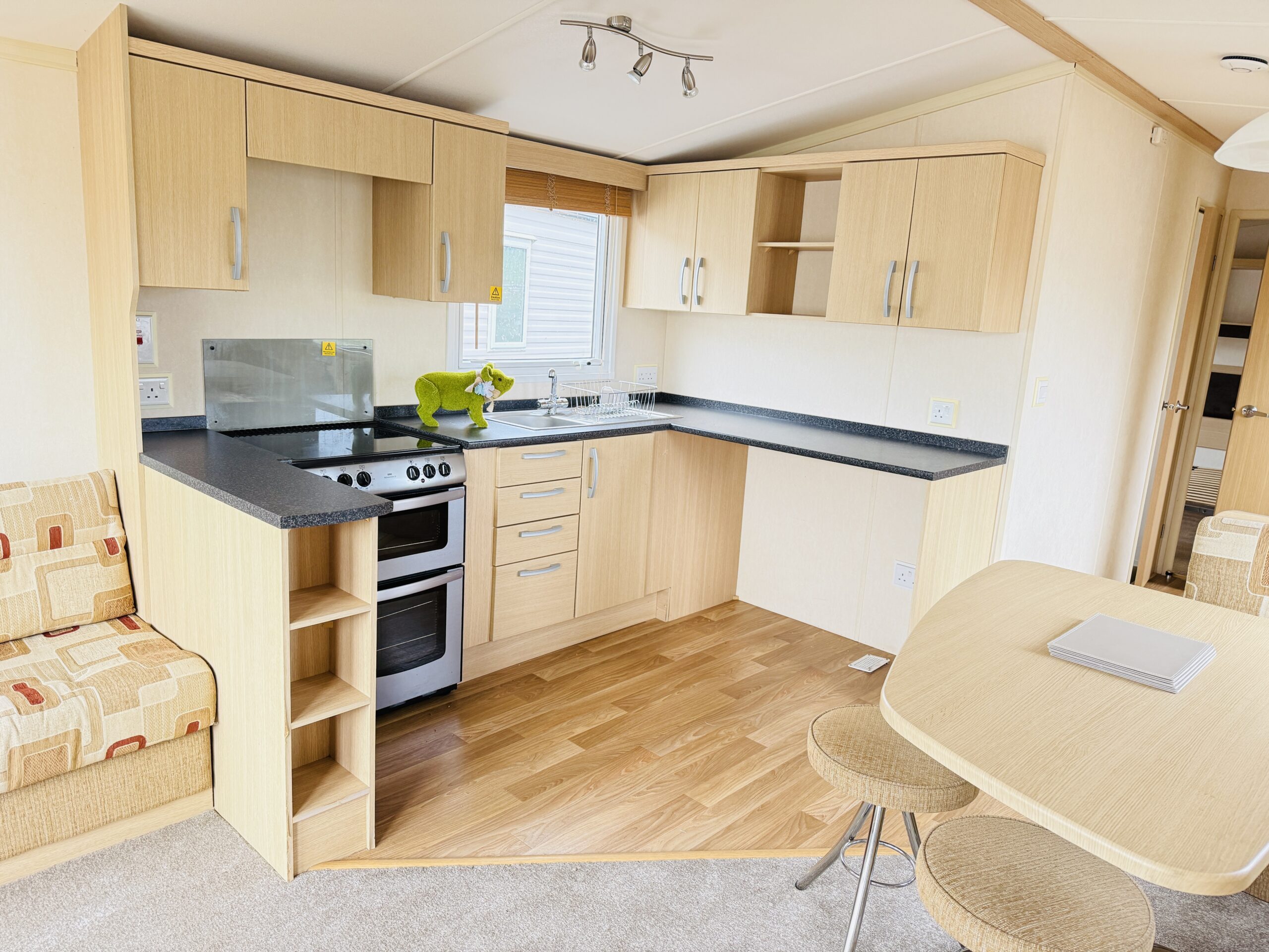 Swift Burgundy - Image 8