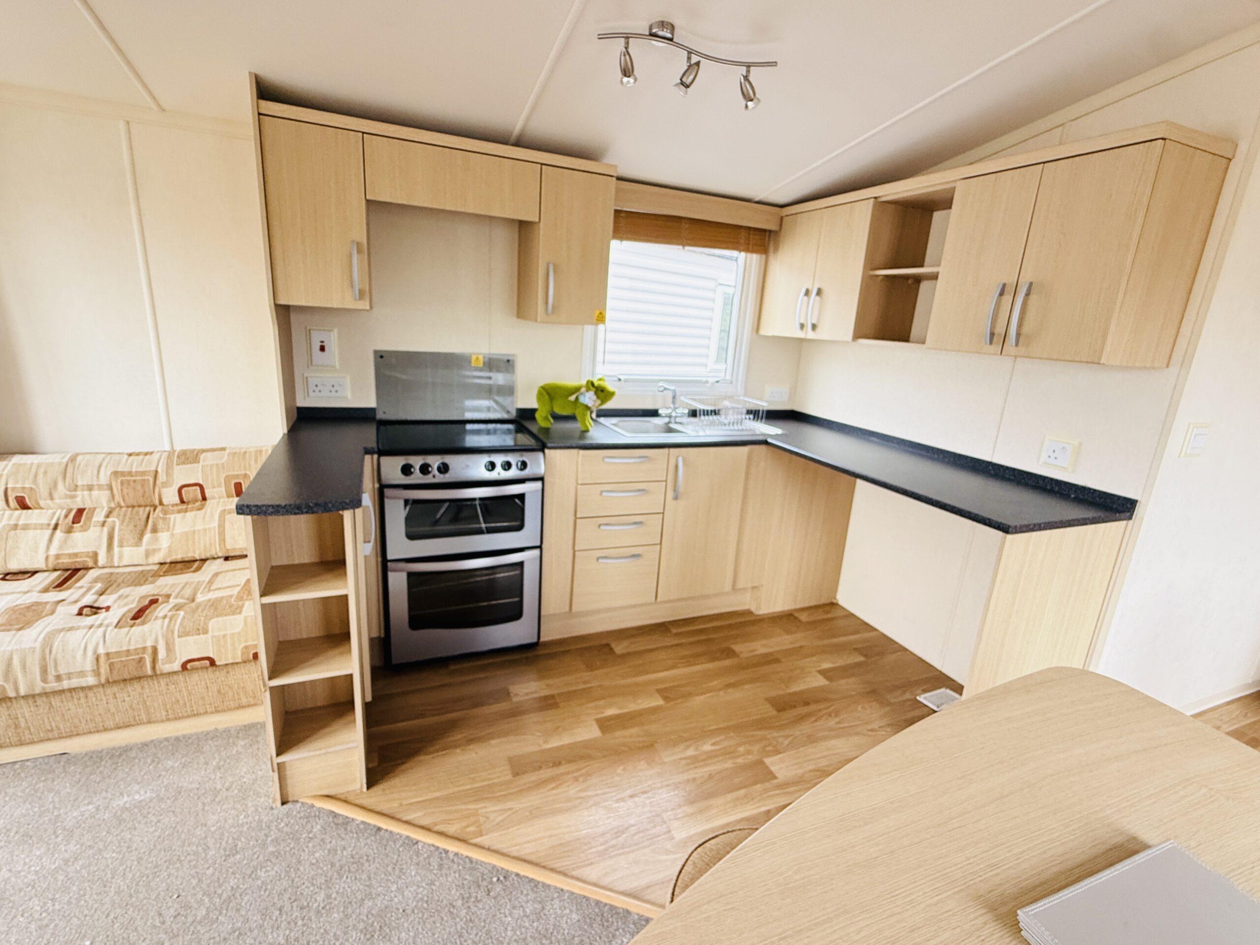 Swift Burgundy - Image 9