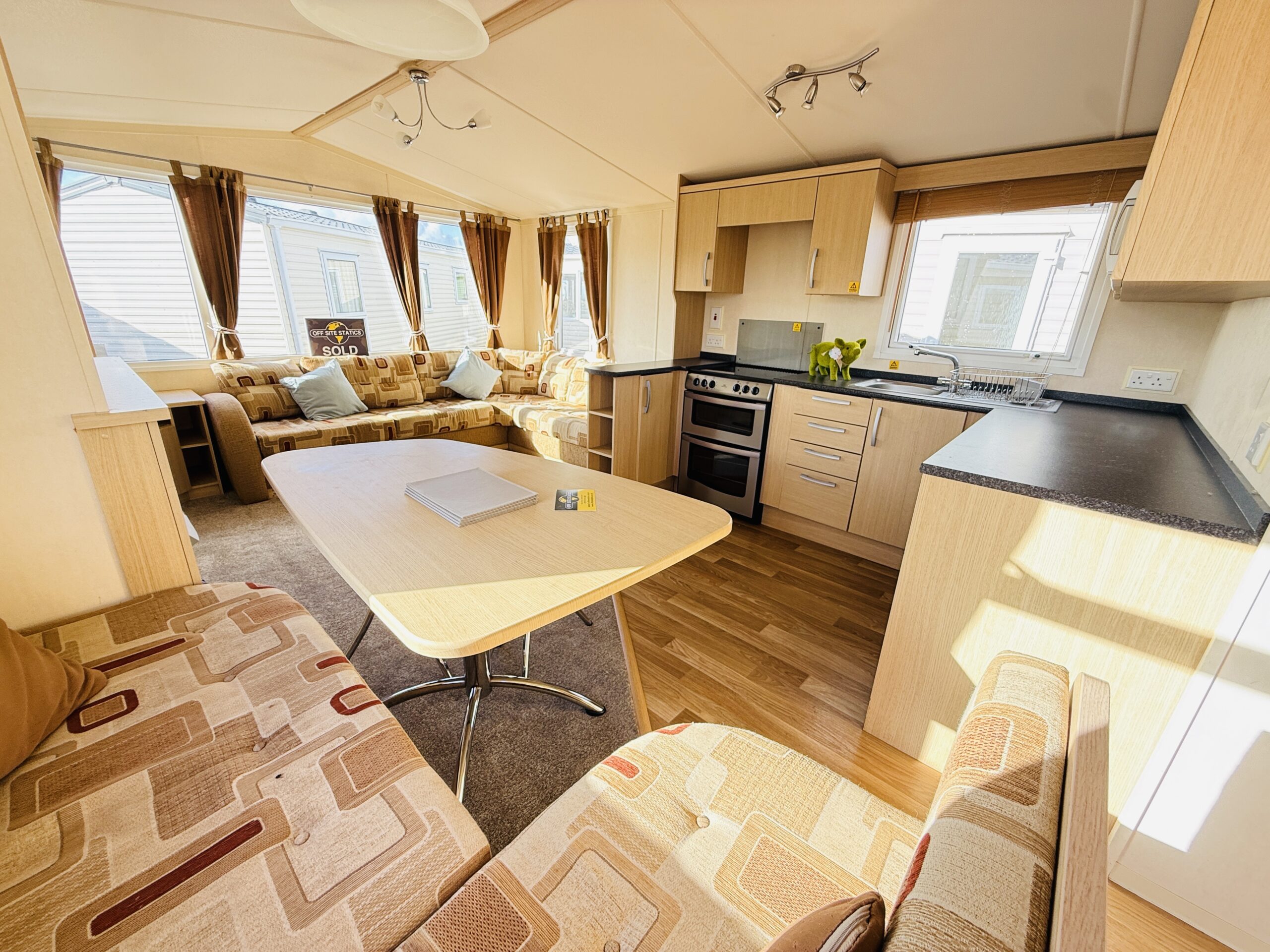 Swift Burgundy - Image 17