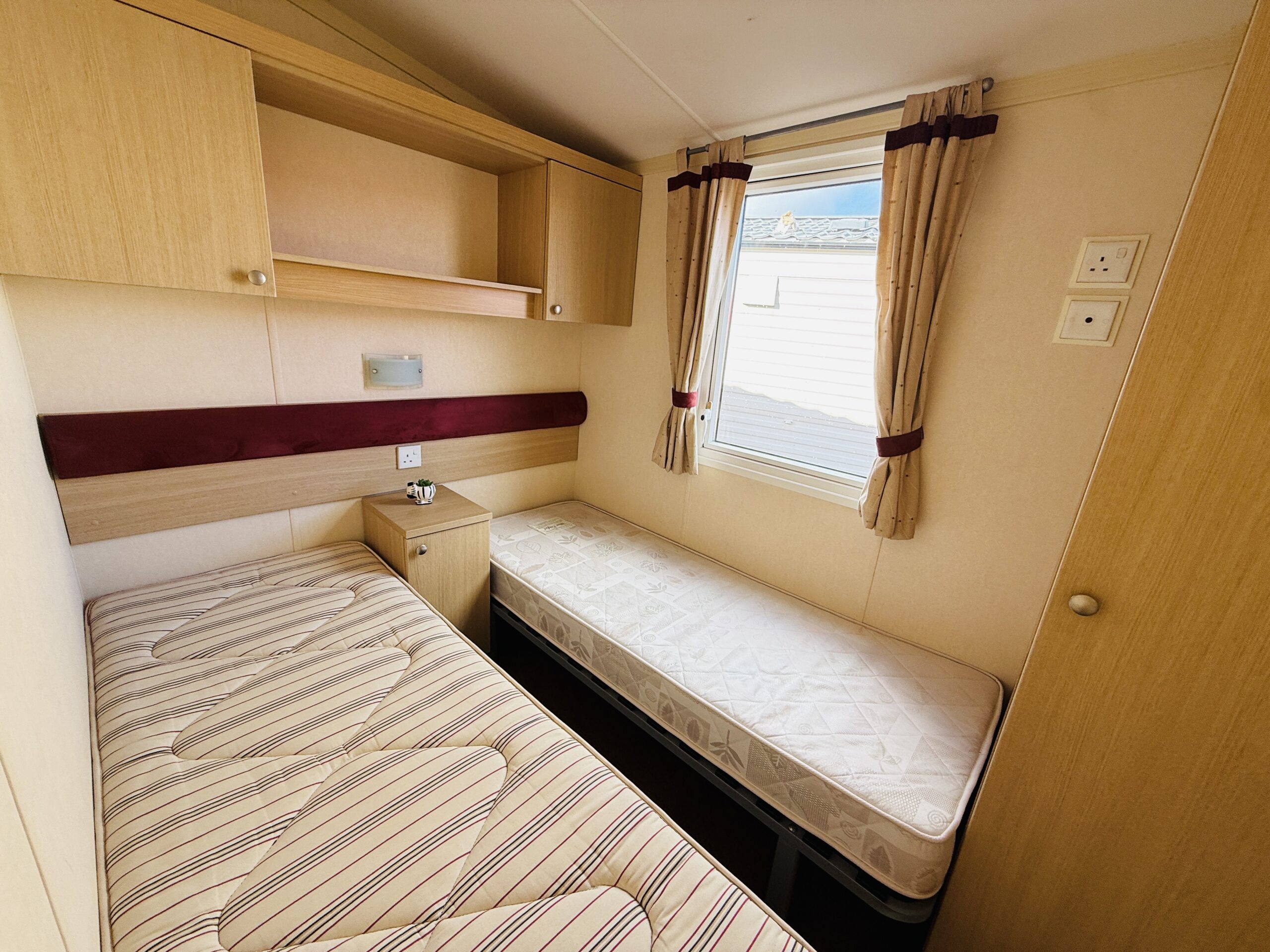 Swift Burgundy - Image 11