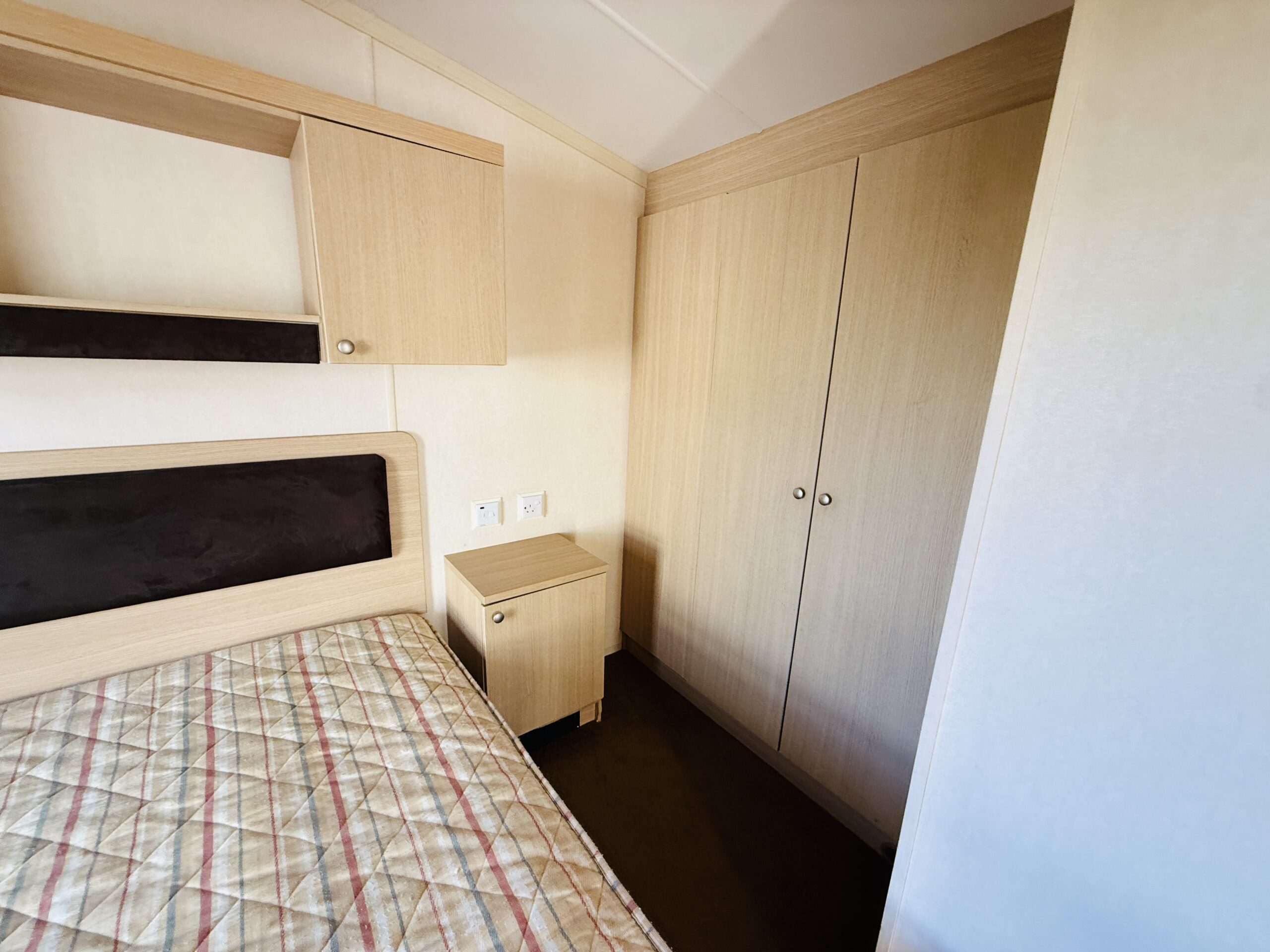 Swift Burgundy - Image 15