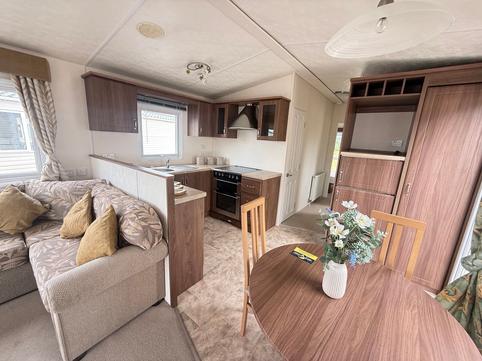 Delta Oceon Lodge - Image 4