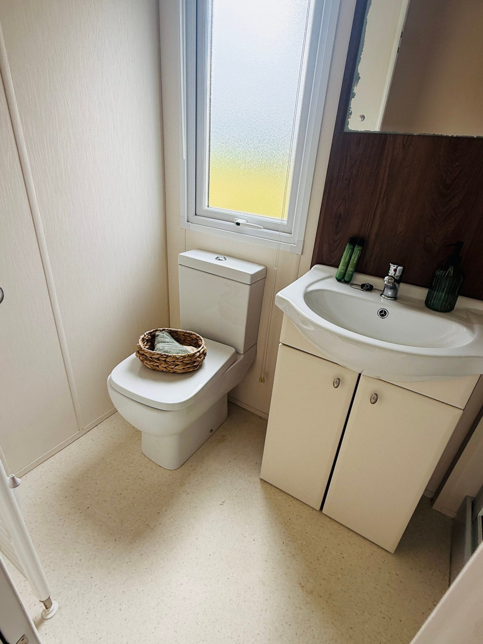 Delta Oceon Lodge - Image 10